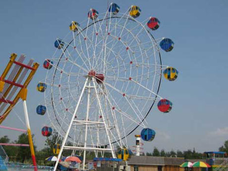 A Quality Ferris Wheel Ride In The Funfair