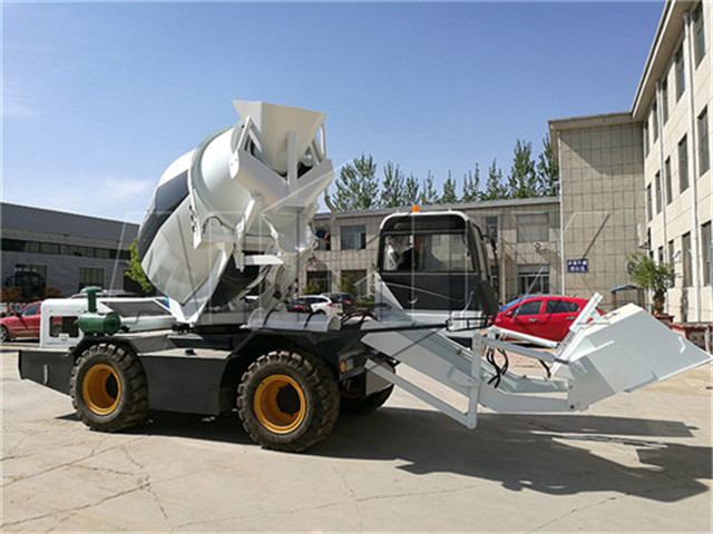 China self Loading Concrete Mixers for sale